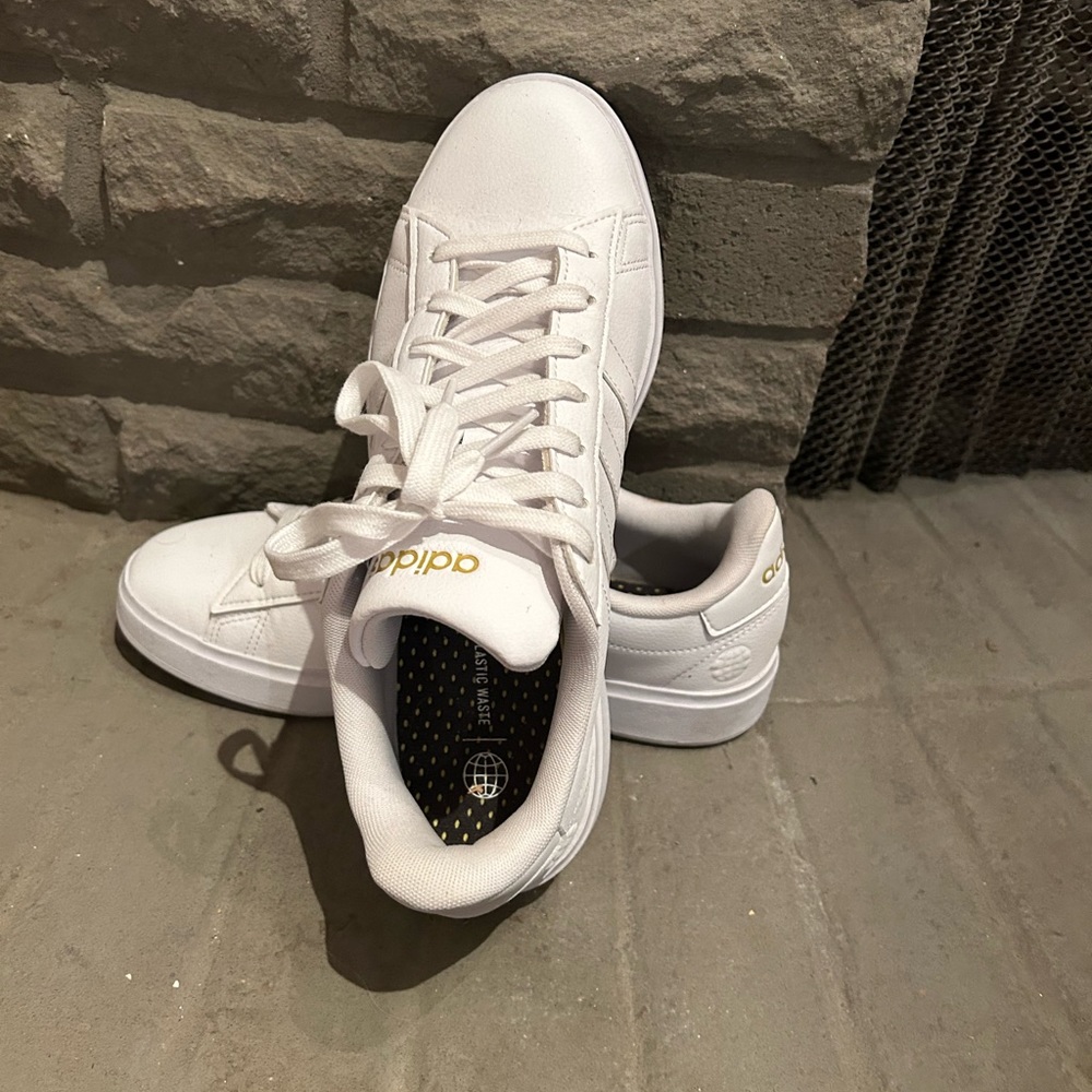 Adidas grand court 2.0 sneakers